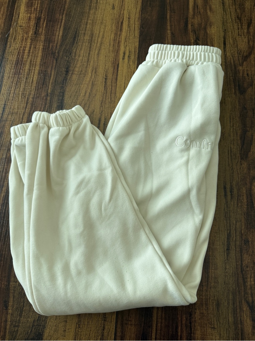 COMFRT Cream sweats - Women's Cozy joggers